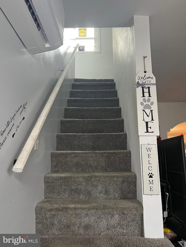 2612 E Somerset St, Philadelphia, PA 19134 - view of staircase
