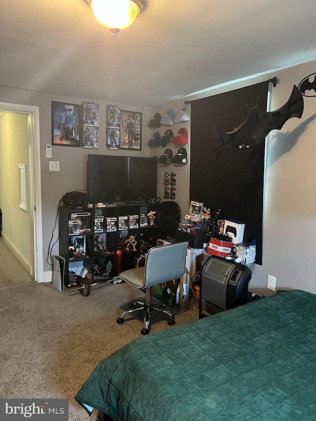 2612 E Somerset St, Philadelphia, PA 19134 - carpeted bedroom featuring an office area