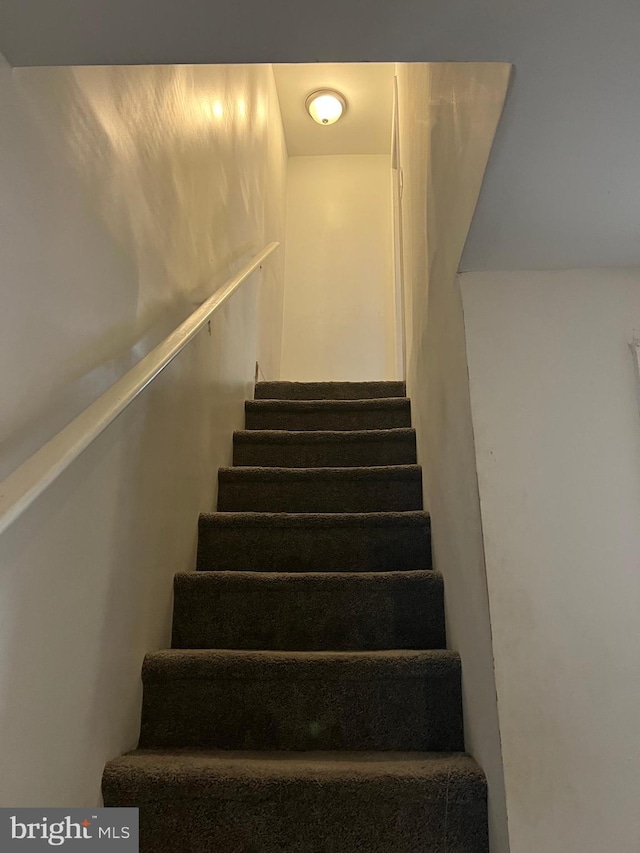 2612 E Somerset St, Philadelphia, PA 19134 - view of stairs