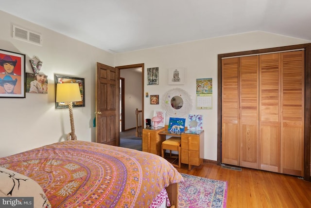 11 Creek Rd, Southampton, PA 18966 - bedroom with wood finished floors, a closet, and lofted ceiling