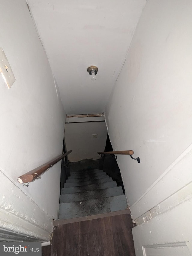 311 Calhoun St, Baltimore, MD 21223 - view of stairs