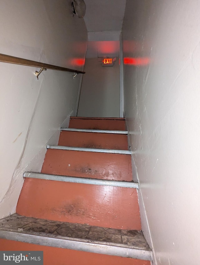 311 Calhoun St, Baltimore, MD 21223 - view of staircase