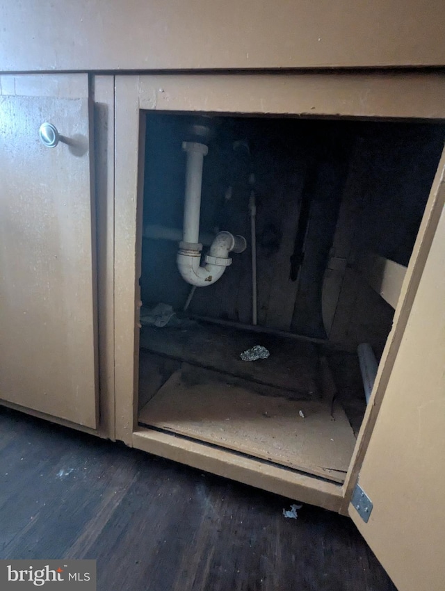 311 Calhoun St, Baltimore, MD 21223 - detailed view of wood finished floors