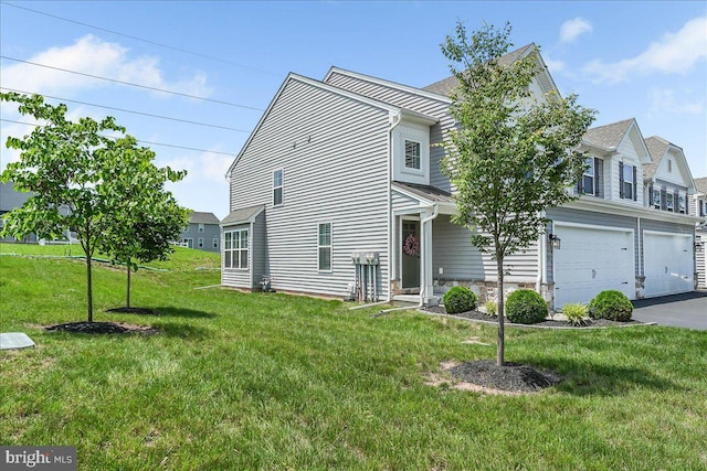 300 Hayward Ct, Pottstown, PA 19464 - view of front of house featuring a garage, a front lawn, and driveway