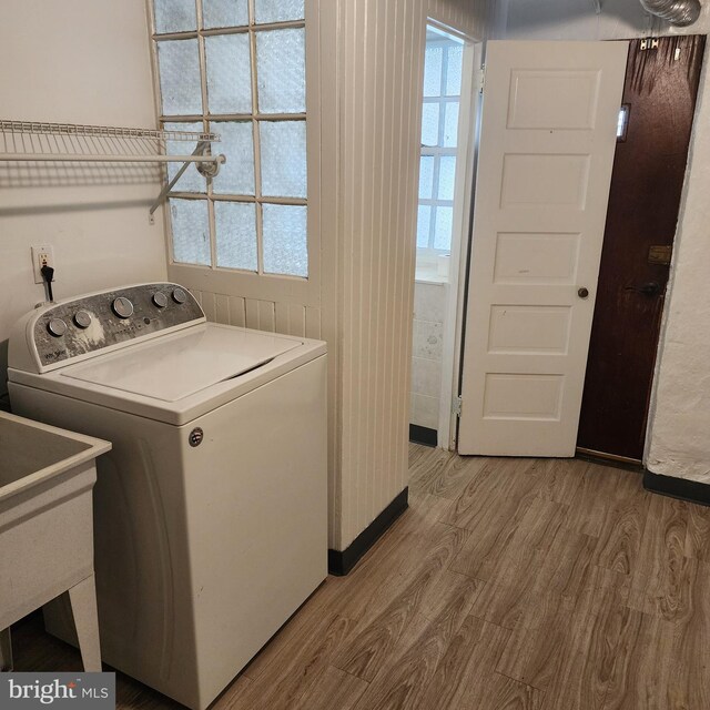 175 Stoneway Ln, Bala Cynwyd, PA 19004 - laundry area featuring washer / clothes dryer and wood finished floors