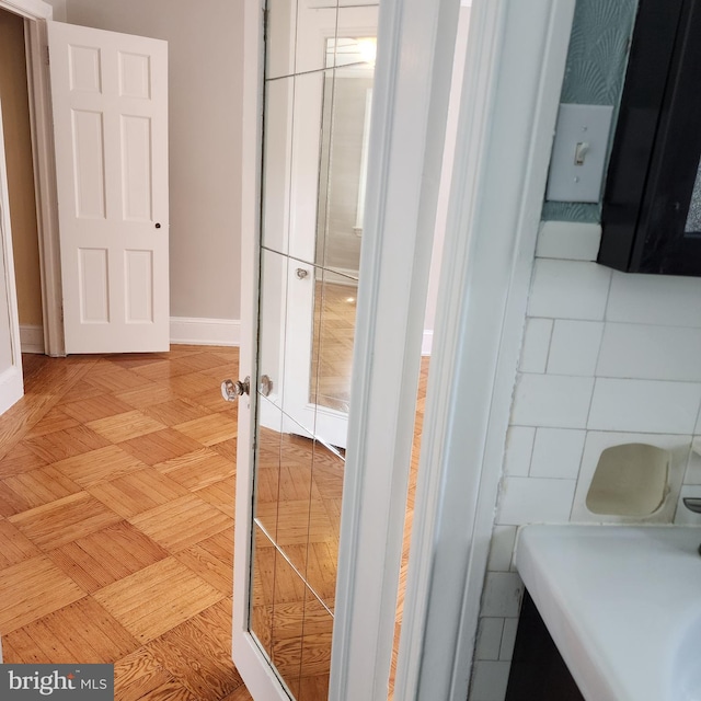 175 Stoneway Ln, Bala Cynwyd, PA 19004 - bathroom with baseboards
