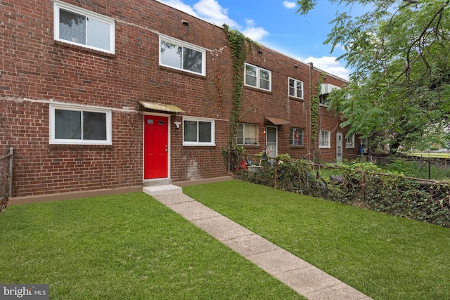 1072 Lakeshore Dr, Camden, NJ 08104 - townhome / multi-family property with brick siding