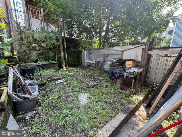 226 E Snyder Ave, Lansford, PA 18232 - view of yard