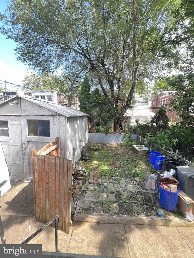 7033 Gillespie St, Philadelphia, PA 19135 - view of yard with a storage shed