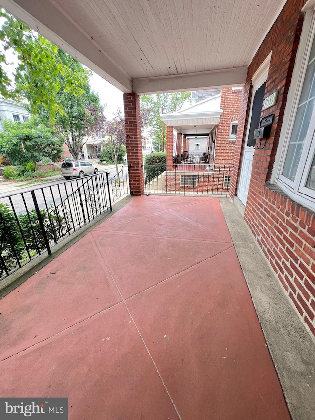 7033 Gillespie St, Philadelphia, PA 19135 - view of covered porch