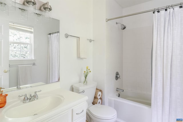 1470 Willow Lake Dr, Charlottesville, VA 22902 - bathroom with vanity and shower / bath combo