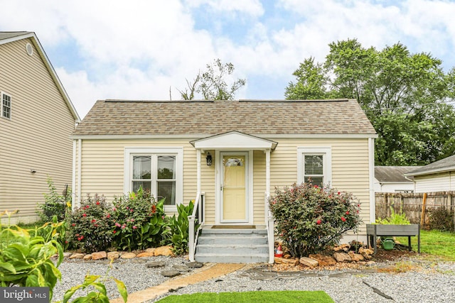 407 Pratt St, Fredericksburg, VA 22405 - bungalow-style home with a shingled roof