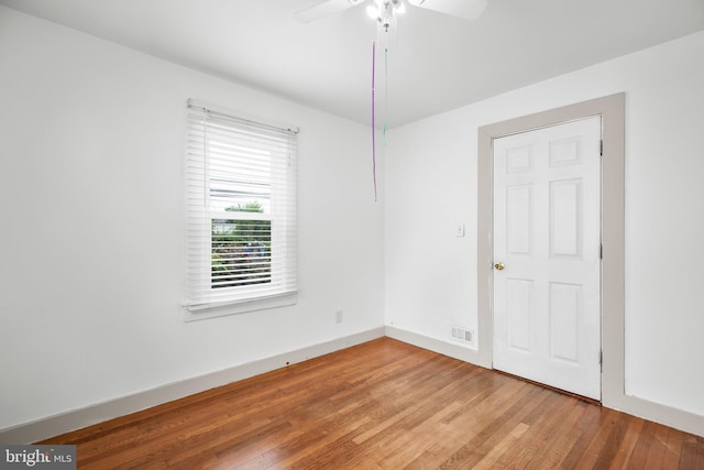 407 Pratt St, Fredericksburg, VA 22405 - unfurnished room with wood finished floors and ceiling fan