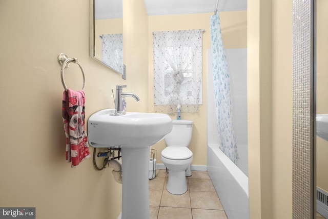 407 Pratt St, Fredericksburg, VA 22405 - full bath with tile patterned flooring and shower / bathtub combination with curtain