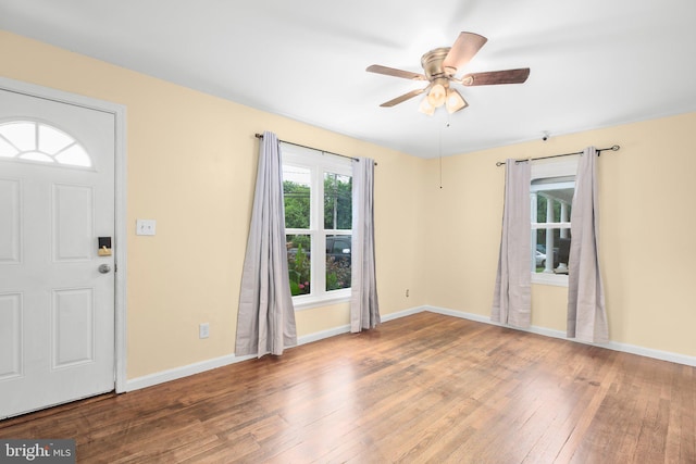 407 Pratt St, Fredericksburg, VA 22405 - foyer with hardwood / wood-style flooring and a ceiling fan