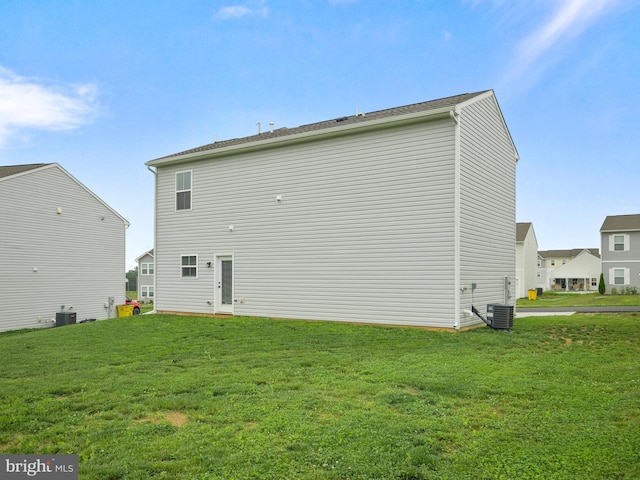 38 Preening Rd, Hedgesville, WV 25427 - rear view of property with a lawn