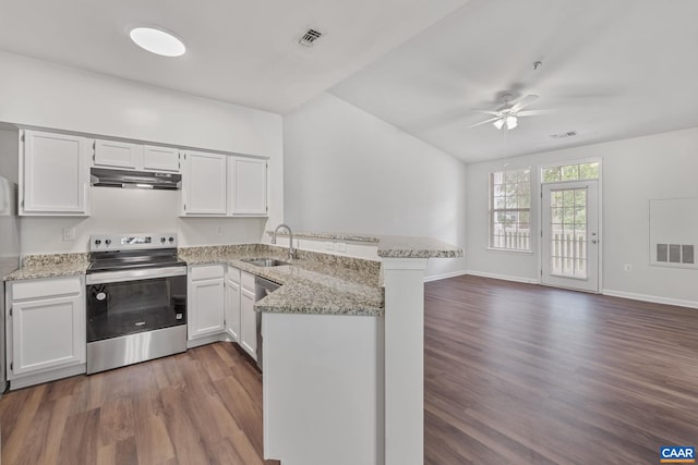 945 Dorchester Pl Unit 306, Charlottesville, VA 22911 - kitchen featuring stainless steel range with electric stovetop, under cabinet range hood, a peninsula, a ceiling fan, and dark wood-type flooring