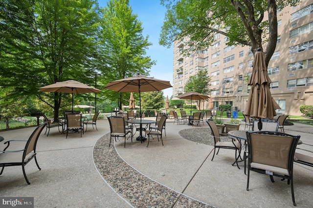 1030 E Lancaster Ave Unit 806, Bryn Mawr, PA 19010 - view of patio