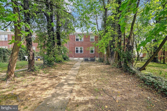 1126 Gleneagle Rd, Baltimore, MD 21239 - view of yard