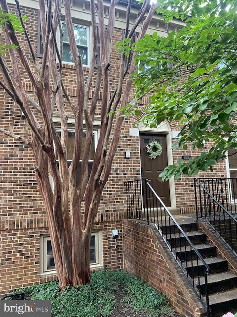 1120 N Taylor St Unit 2, Arlington, VA 22201 - exterior view of brick siding
