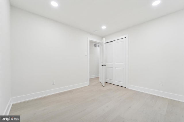 932 Cropwell Rd, Cherry Hill, NJ 08003 - unfurnished bedroom featuring light wood-style floors, recessed lighting, and a closet