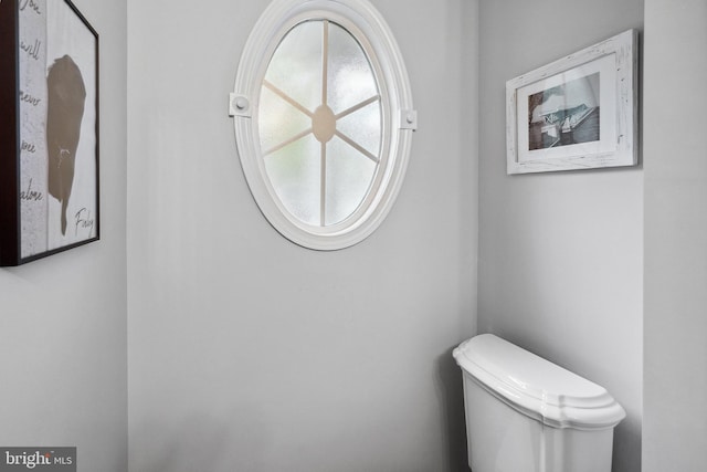 52 Ocean Breeze Ct, Manahawkin, NJ 08050 - bathroom featuring toilet