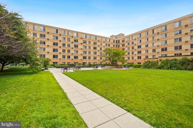 475 K St NW Unit 522, Washington, DC 20001 - view of community with a yard