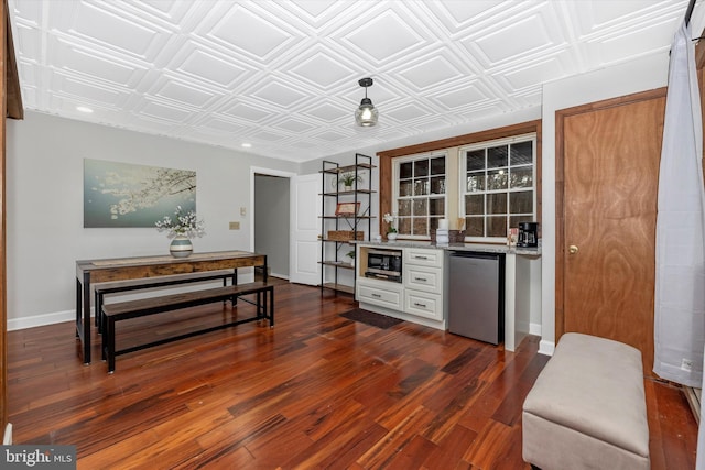 2 Forest Trl, Fairfield, PA 17320 - living area featuring an ornate ceiling, dark wood finished floors, recessed lighting, and bar area