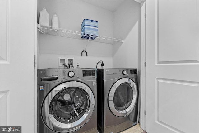 217 Hoke Farm Way, Mechanicsburg, PA 17050 - washroom with washer and clothes dryer