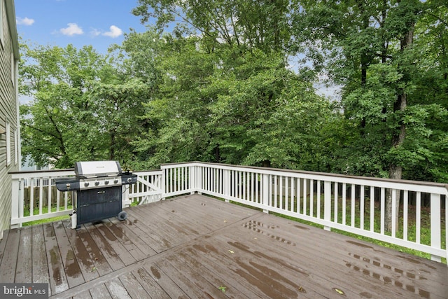16041 Macedonia Dr, Woodbridge, VA 22191 - wooden terrace with grilling area
