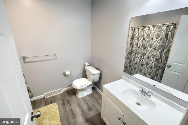 5 Stahle Ln, Dover, PA 17315 - full bath featuring vanity and wood finished floors