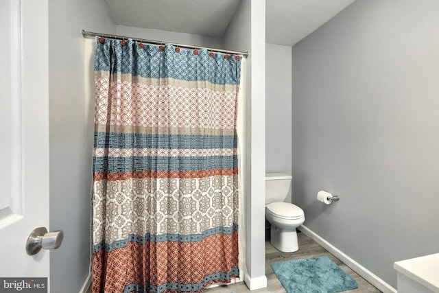 5 Stahle Ln, Dover, PA 17315 - full bathroom featuring toilet and curtained shower