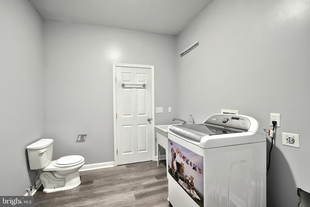 5 Stahle Ln, Dover, PA 17315 - laundry room with washer / dryer and wood finished floors