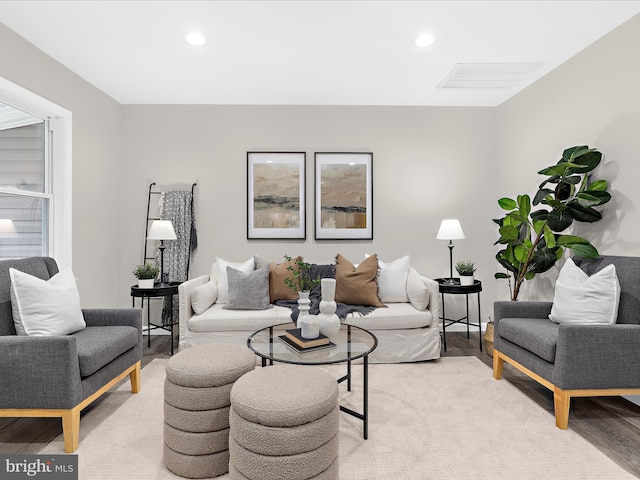 813 Ferguson Rd, Joppa, MD 21085 - living area featuring recessed lighting