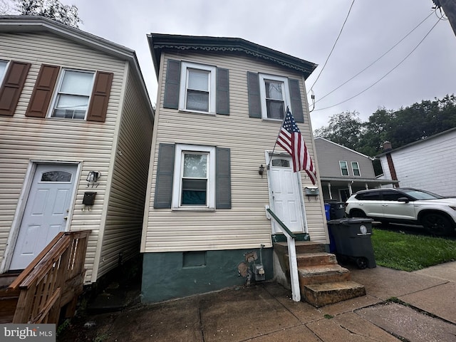 319 Grant St, Pottstown, PA 19464 - multi unit property featuring entry steps