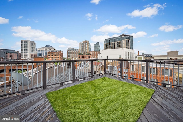 307 S Exeter St, Baltimore, MD 21202 - view of yard with a skyline view and a balcony