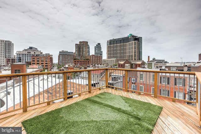 307 S Exeter St, Baltimore, MD 21202 - balcony with a skyline view