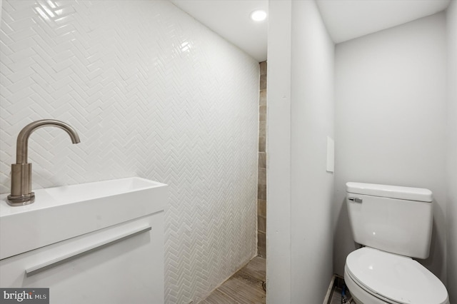1408 N Redfield St, Philadelphia, PA 19151 - full bath featuring tile walls and a tile shower