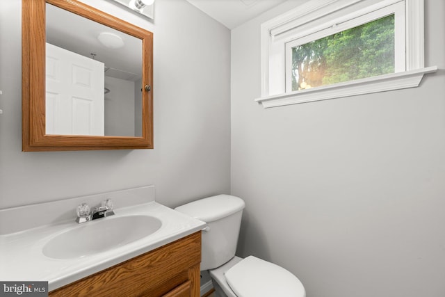 10833 Hunting Ln, Columbia, MD 21044 - bathroom featuring toilet and vanity