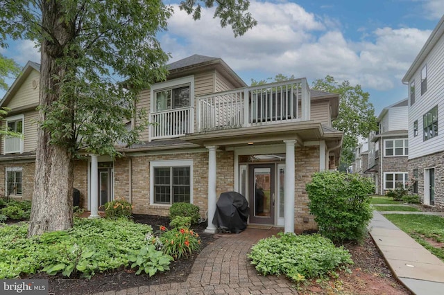 162 High Pointe Dr, Hummelstown, PA 17036 - view of front of house with a balcony and roof with shingles