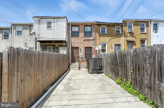 437 Pitman Pl, Baltimore, MD 21202 - view of front of home with entry steps