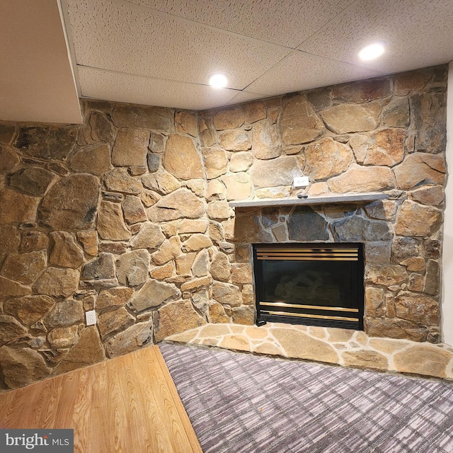 184 Steven Ln, Wilmington, DE 19808 - detailed view of a paneled ceiling and a fireplace