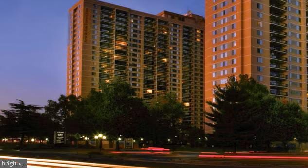 3701 S George Mason Dr Unit 611N, Falls Church, VA 22041 - view of property at dusk