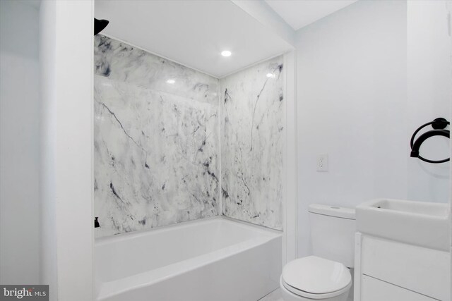 749 Church St, Reading, PA 19601 - full bathroom with vanity and shower / bath combination