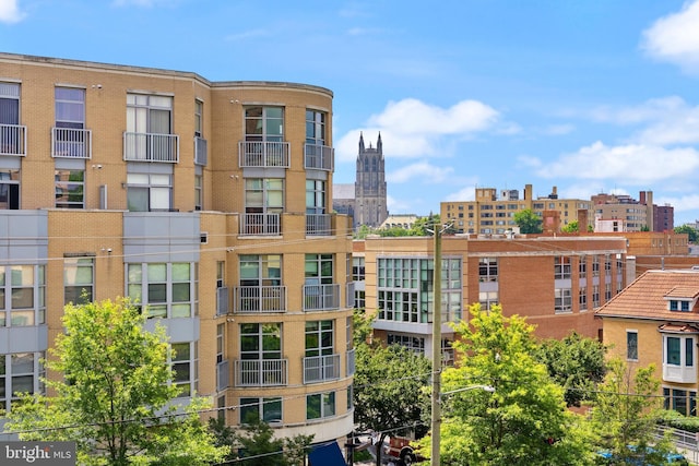 3401 38th St NW Unit 411, Washington, DC 20016 - view of property featuring a view of city