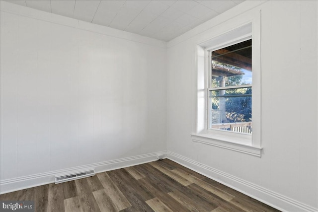 18 Belview Ave, Hagerstown, MD 21742 - spare room featuring dark wood-type flooring and baseboards
