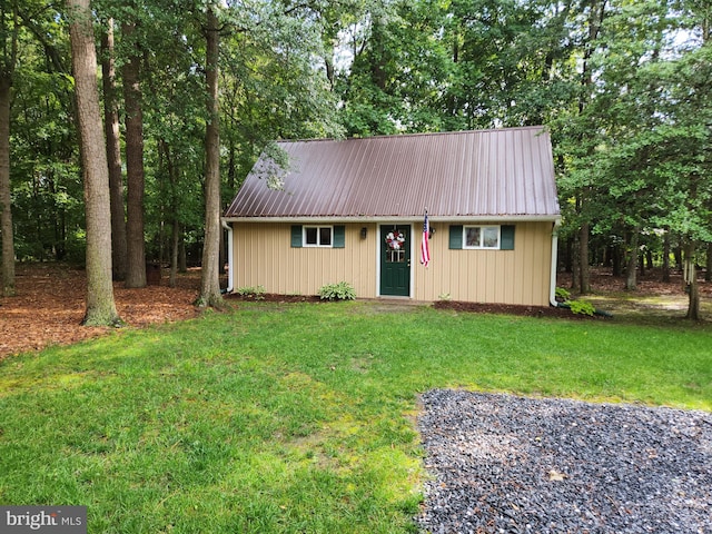 6074 Newton Rd, Preston, MD 21655 - single story home featuring a metal roof and a front yard