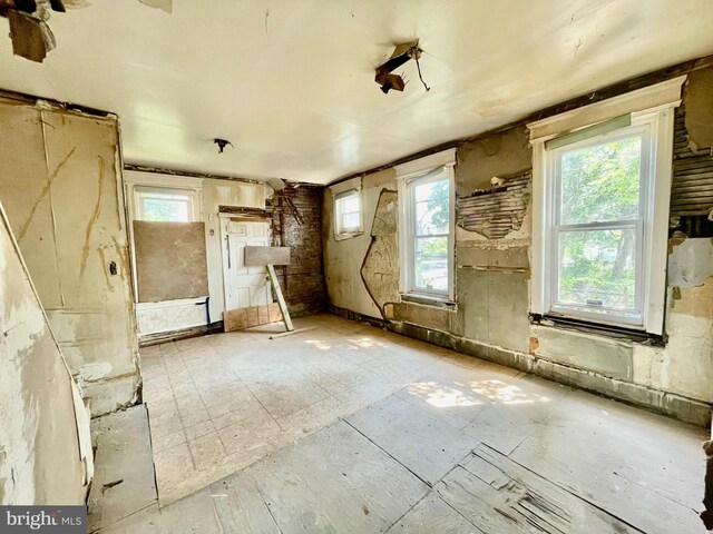 1510 Baird Blvd, Camden, NJ 08103 - empty room with healthy amount of natural light