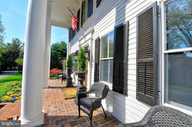 3634 Chain Bridge Rd, Fairfax, VA 22030 - view of porch