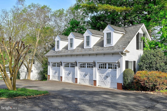 3634 Chain Bridge Rd, Fairfax, VA 22030 - view of detached garage